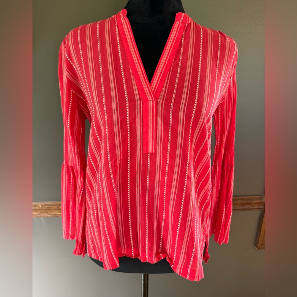 LOFT lightweight spring / summer top